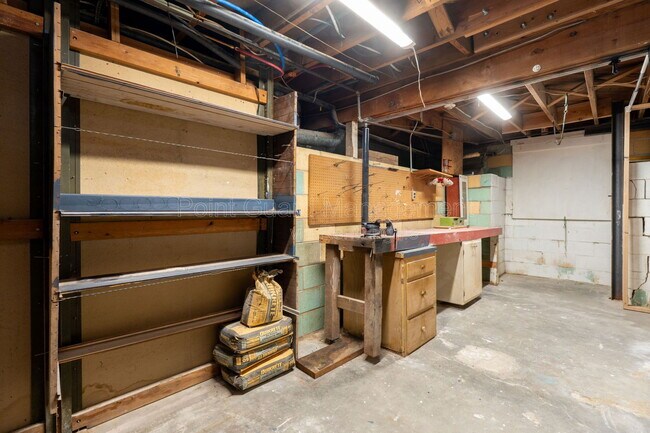 Building Photo - 6002 E 8th St N