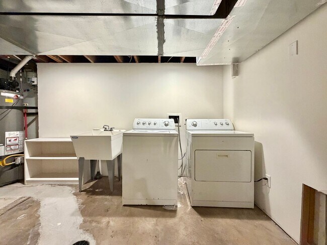 Building Photo - 262 Browning Ave