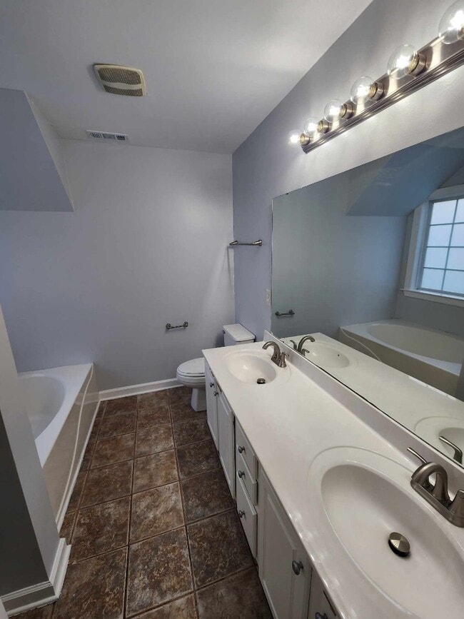 Building Photo - 152 Molinia Dr