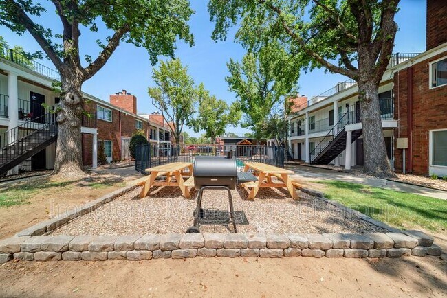 Building Photo - 4511 E 31st St