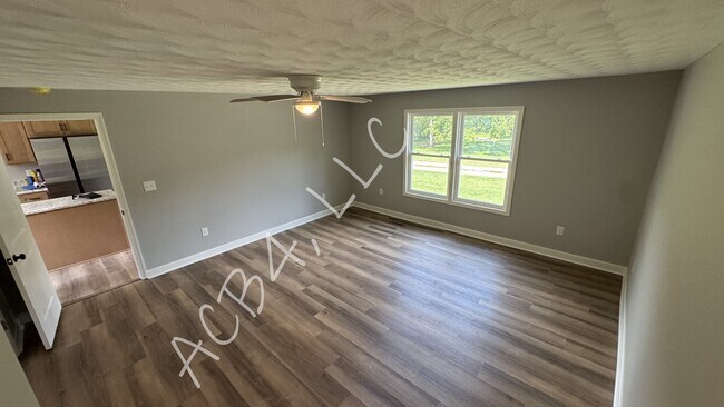 Building Photo - 43 Memory Ln