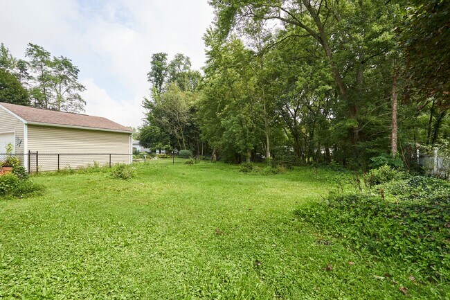 Building Photo - Charming 3-Bed Home with New Kitchen, Fresh Finishes & Big Backyard on a Quiet Dead-End Street