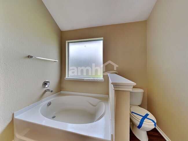Building Photo - 3525 Beatriz Dr