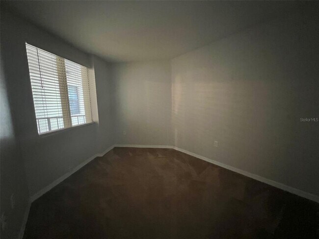 Building Photo - 670 Island Way