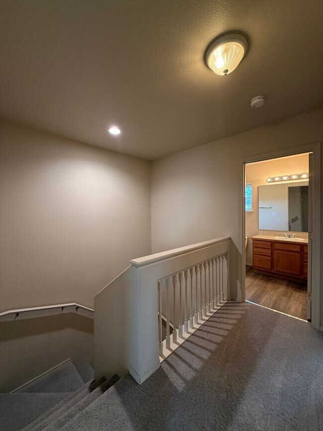 Building Photo - 9904 Mia Ln