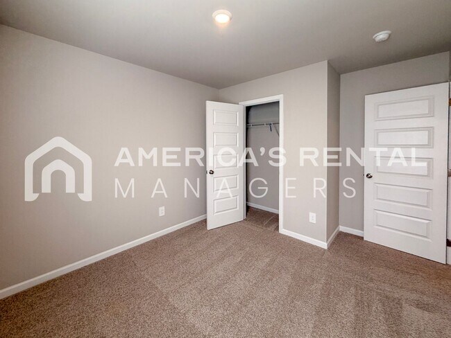 Building Photo - Modern Comfort Awaits in Mize Meadows Brand New Construction with Open Floor Plan!