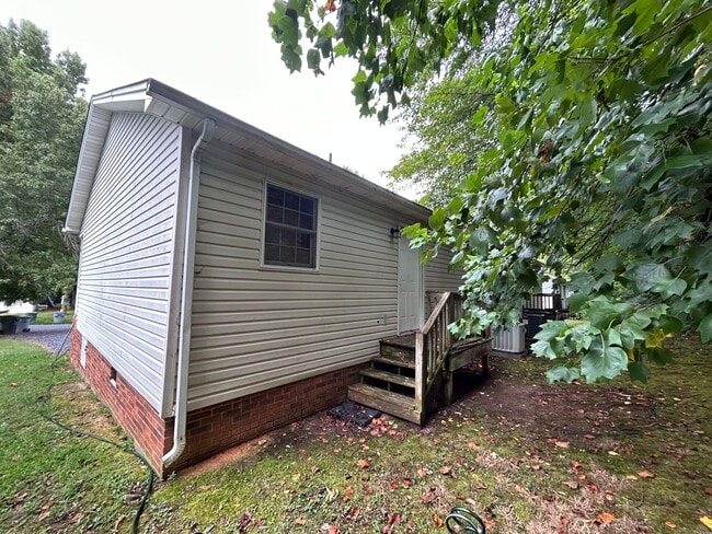 Building Photo - 308 Poplar St