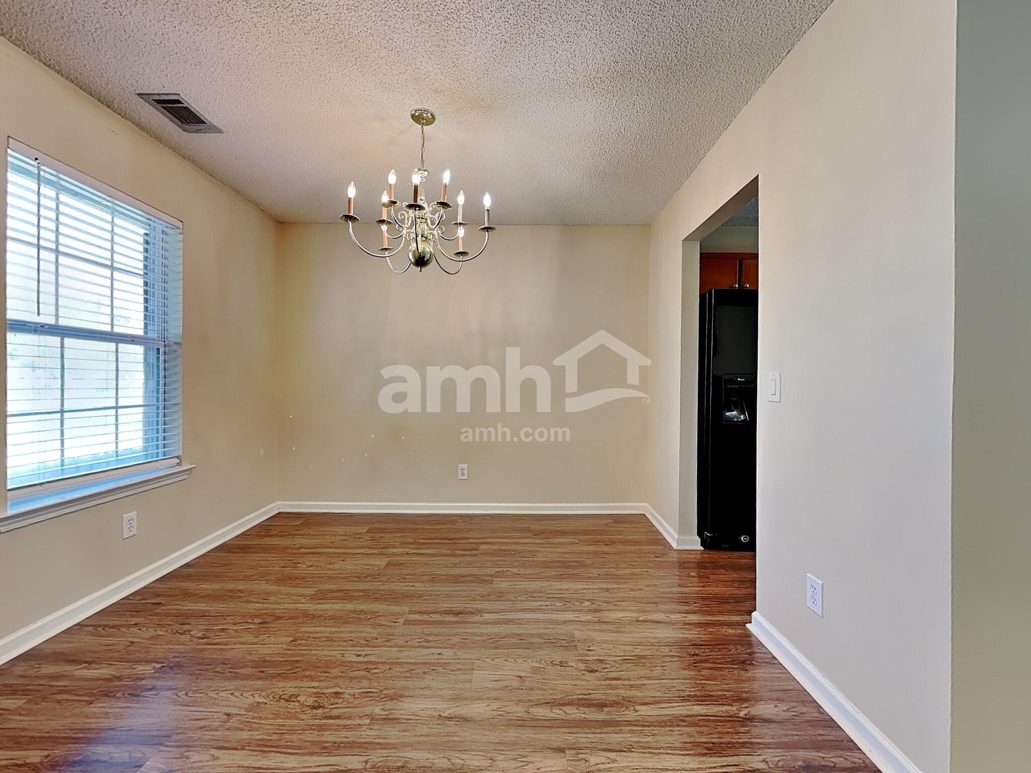 Building Photo - 11 Mills Run Ct