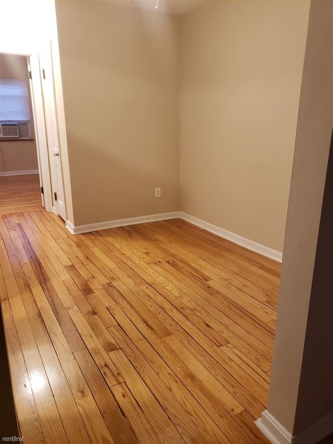 Building Photo - 1 br, 1 bath  - 2621 Park Ave