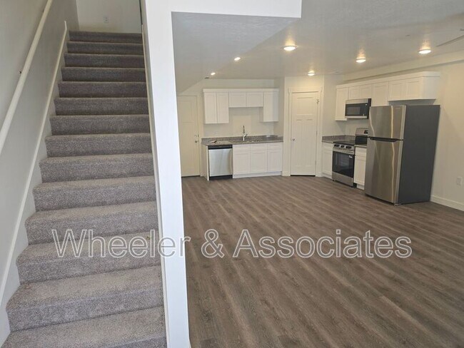 Building Photo - 456 W 1080 S