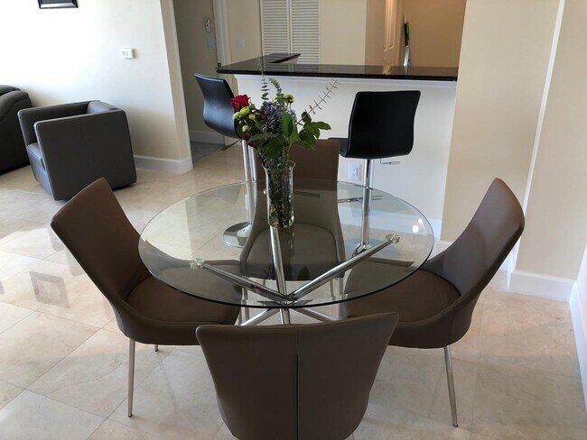 Building Photo - 651 Okeechobee Blvd