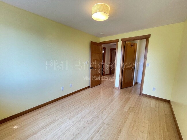 Building Photo - 4704 NE 28th Ave