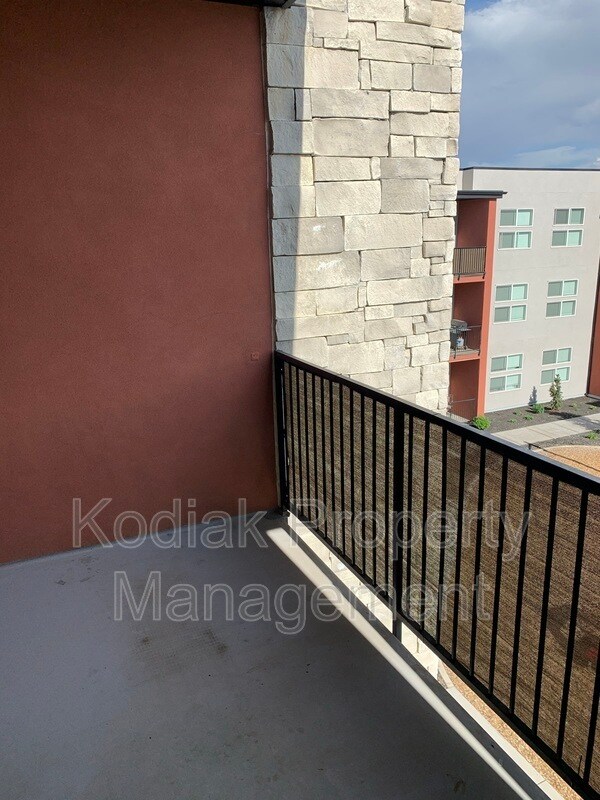 Building Photo - 875 S Depot St