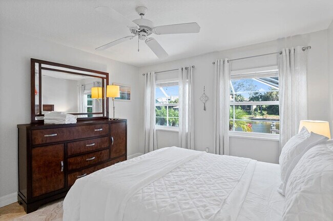 Building Photo - 13 Cleveland Ct