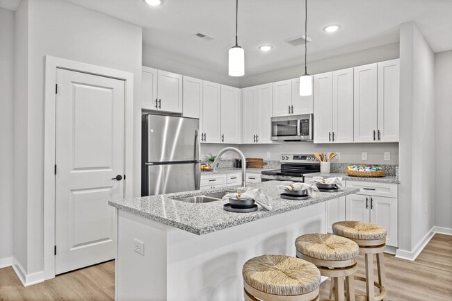 Building Photo - The Enclave