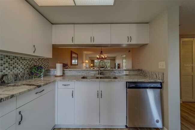 Building Photo - 9510 Harbor Greens Way