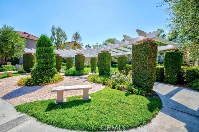 Building Photo - 5 Pelicano