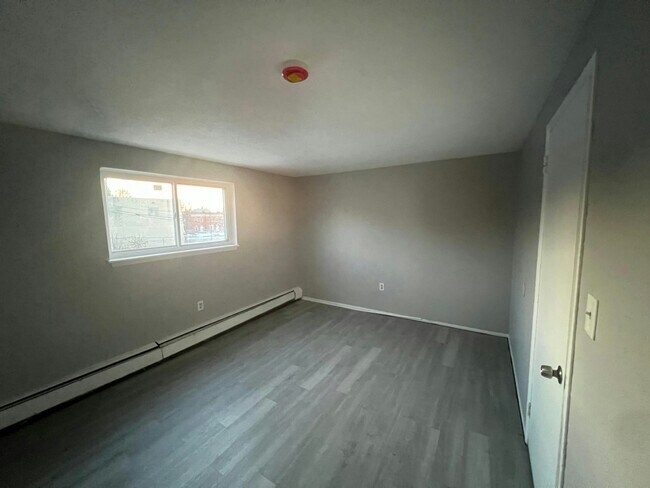 Building Photo - 13540 Superior Rd