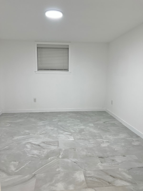 Building Photo - 706 S Greenthorn Ave