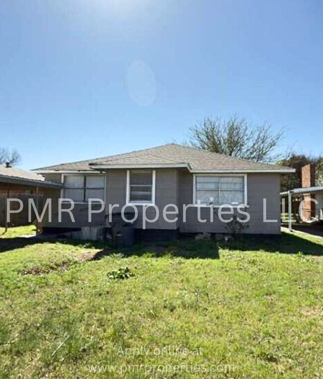 Building Photo - 2 Bedroom/ 1 Bathroom House