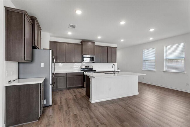 Building Photo - 500 Stinchcomb Rd