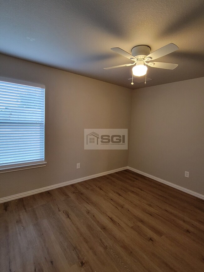 Building Photo - 3602 Mandy Dr