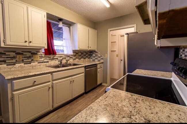 Building Photo - Well maintained 3 bedroom 2 bath home in Noble for rent