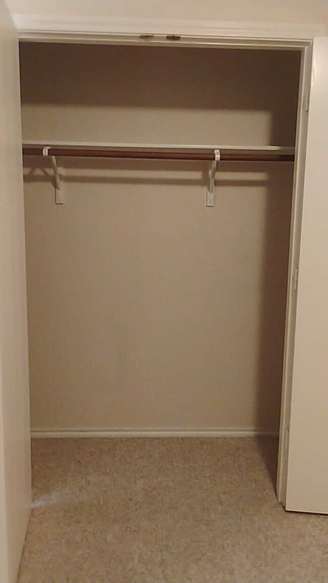 Building Photo - 1721 Baxter Springs Dr