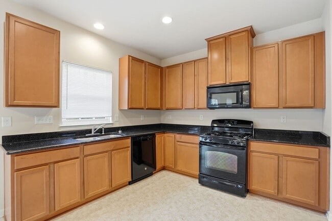 Building Photo - Move-In Ready Gem Near UNCC with Fresh Updates