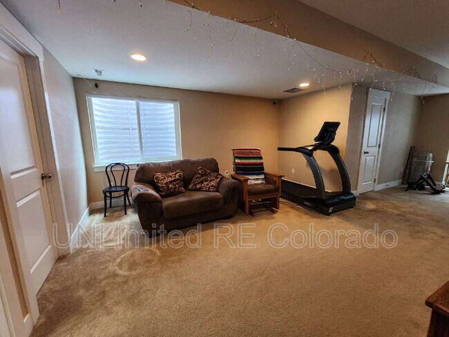 Building Photo - 612 Hoyt Ln
