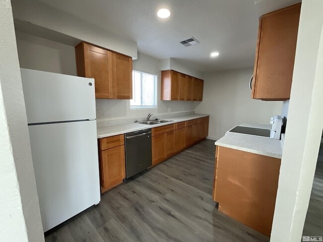 Building Photo - 1090 Barstow St
