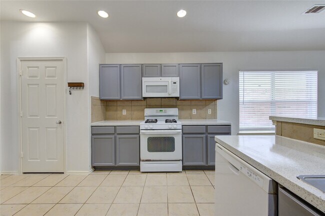 Building Photo - 14027 Coveney Dr