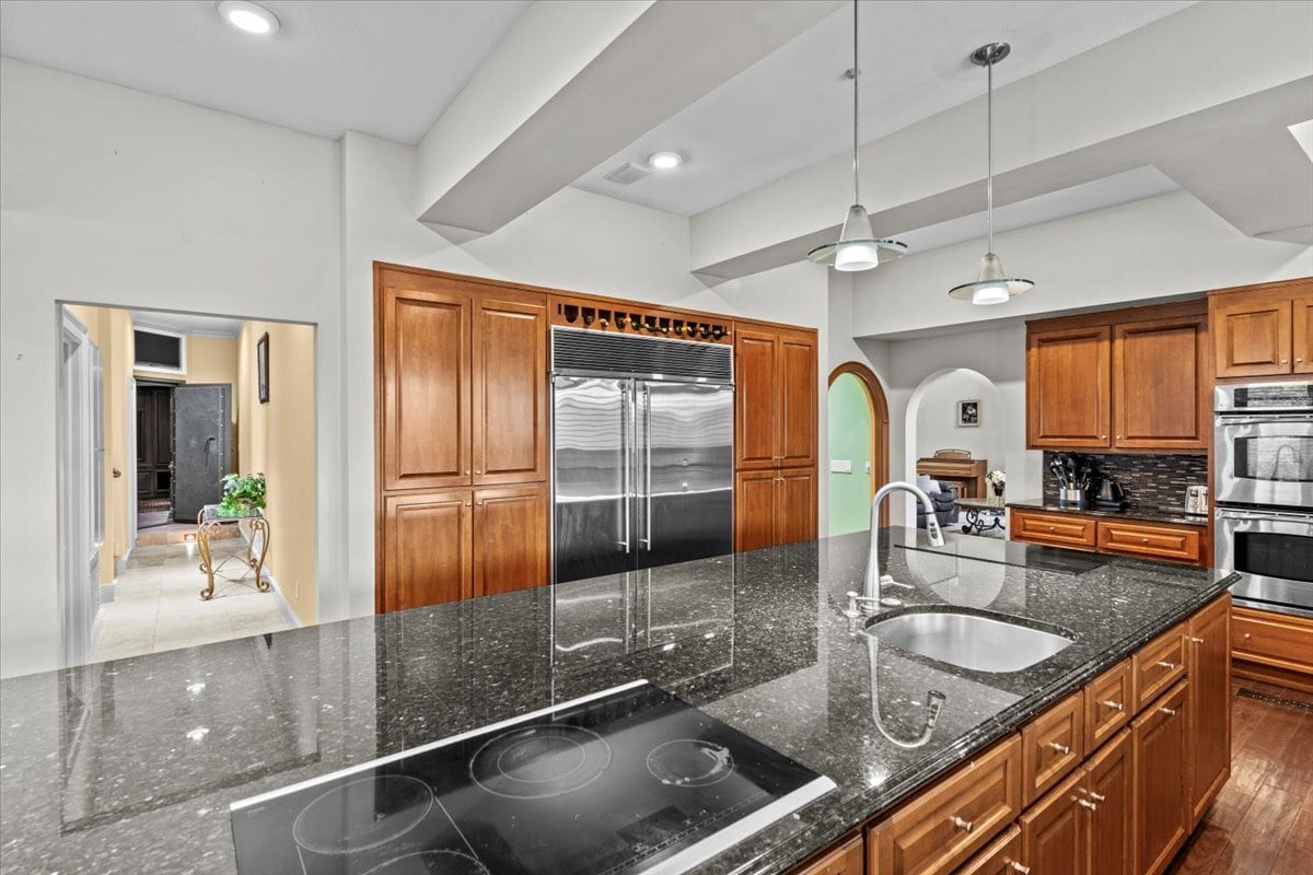 Building Photo - 200 Asphodel Dr