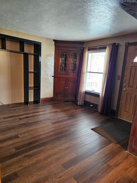 Building Photo - 227 Courtland St