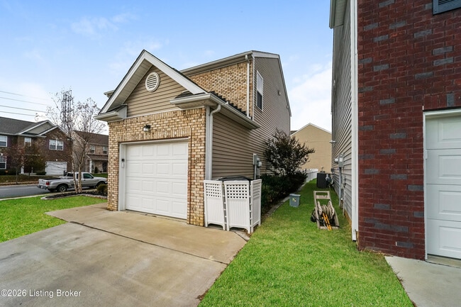 Building Photo - 3201 Cotton Ln