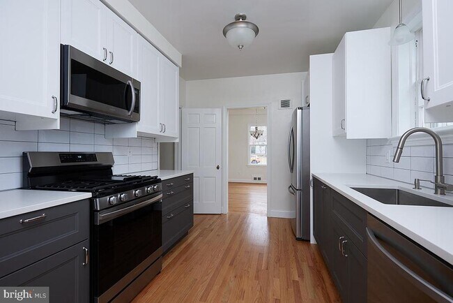 Building Photo - 6216 30th St NW
