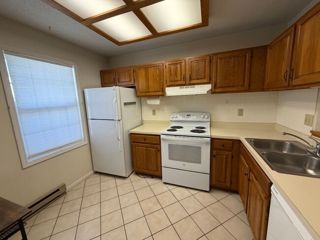 Building Photo - 62 Hayes Ave