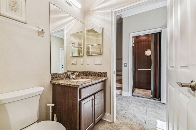 Building Photo - 6533 Channelside Dr