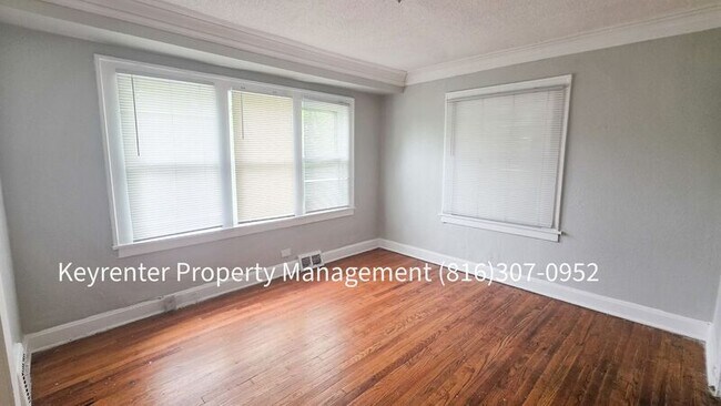 Building Photo - 2607 E 73rd St