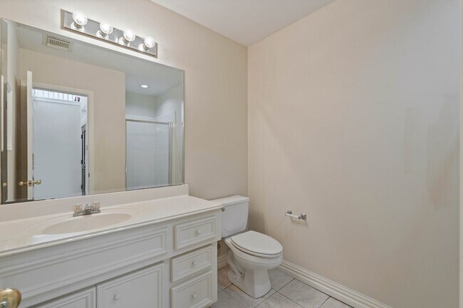 Building Photo - 1315 Anita St