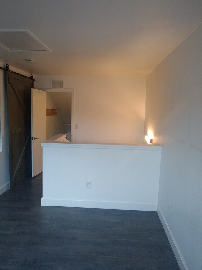 Building Photo - Beautifully Updated Cattail Cove West - 3B...