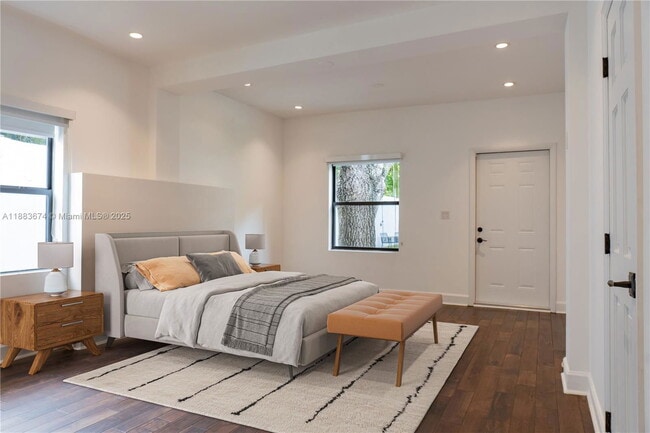 Building Photo - 5938 NE 5th Ave