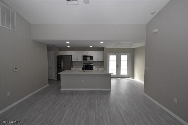 Building Photo - 3718 Donahue Ave