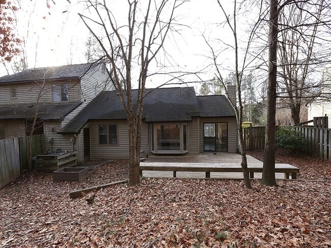 Building Photo - 4908 Pine Cone Dr