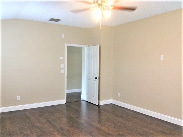 Building Photo - 13521 Waterhouse Way