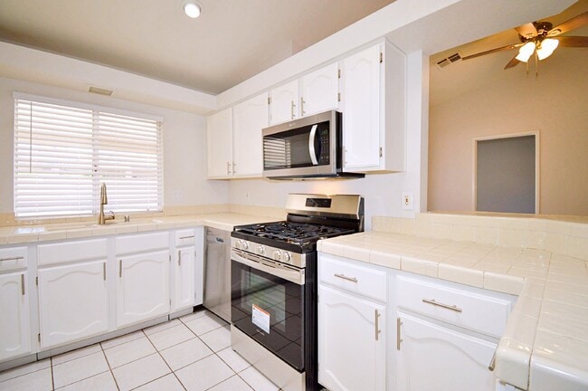 Building Photo - Charming 3-Bed, 2-Bath Home. - 1306 Sq Ft of Comfort in Cathedral City!"