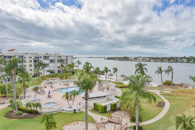 Building Photo - 6021 Bahia Del Mar Cir N