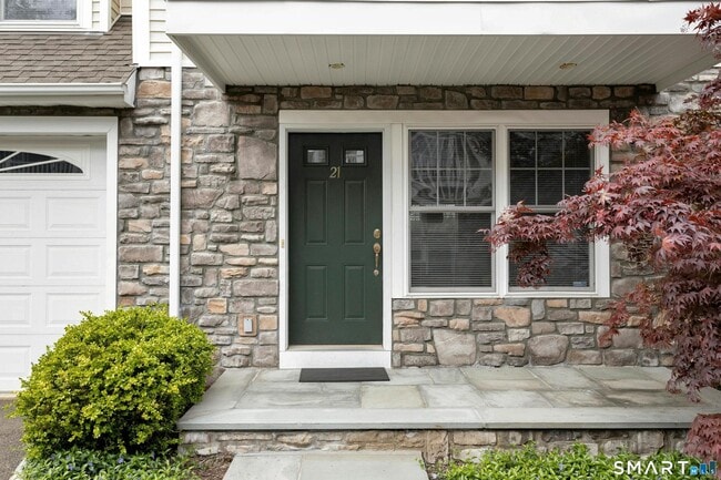 Building Photo - 39 Maple Tree Ave