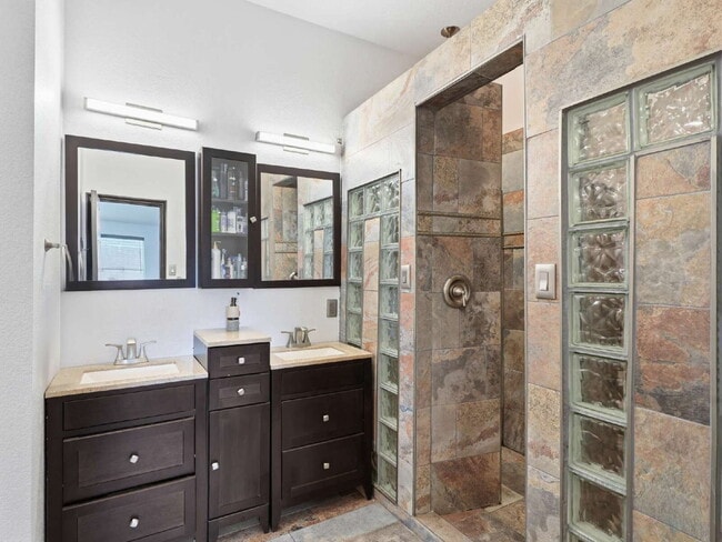 Building Photo - 1039 Wood Brook Dr