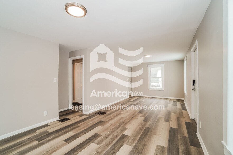 Building Photo - 2459 Lexington Ave